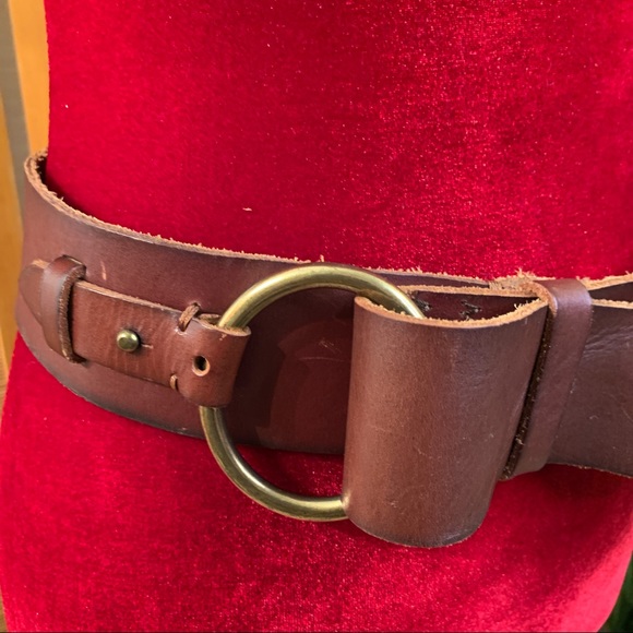 Leather Belt with Brass Tone Buckle Size M - Picture 3 of 15